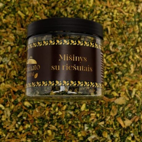 Mišinys su riešutais